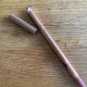 Charlotte Tilbury Lip cheat lip liner in Pillow talk